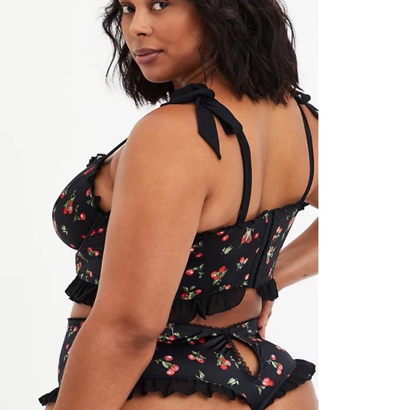 NWT TORRID SET BLACK CHERRIES RUFFLE BRA & PANTY - Picture 6 of 9